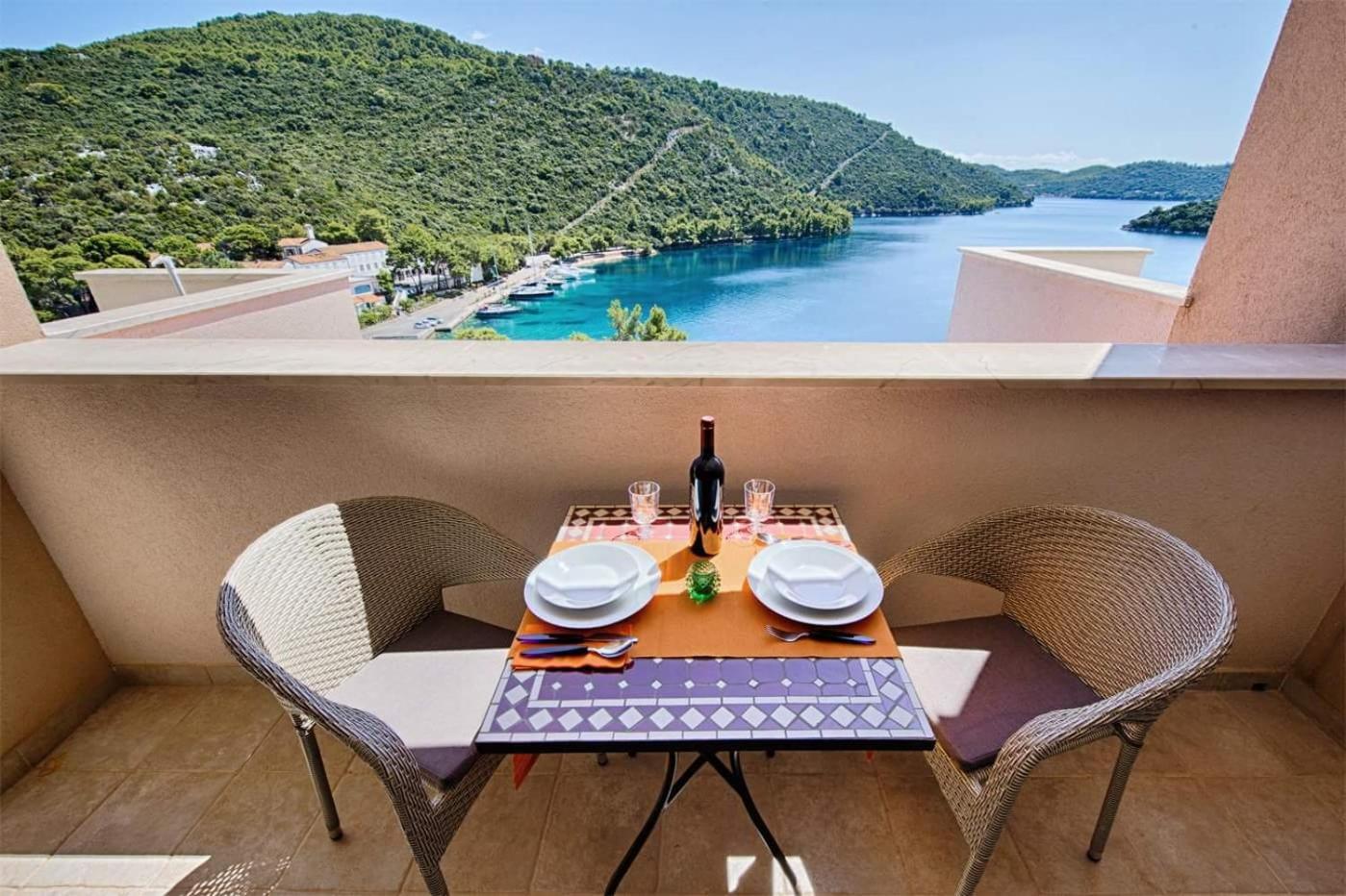 Apartments Ladesta Lastovo Kültér fotó